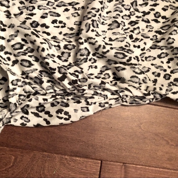 Express Animal print cowl neck top - Picture 4 of 5